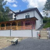 Casa de vanzare cu 2 apartamente in Azuga